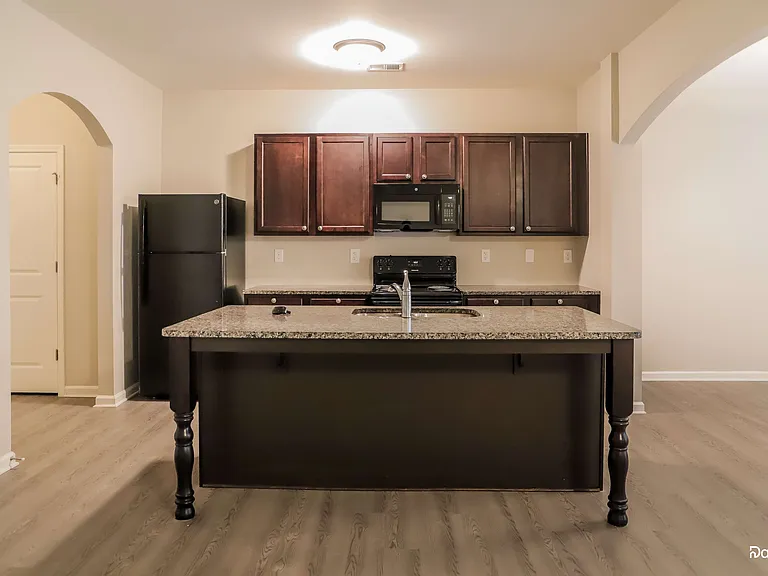 7105 Creeksong Dr — Photo 3