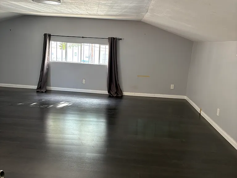 1040 Hoover Ave — Photo 14