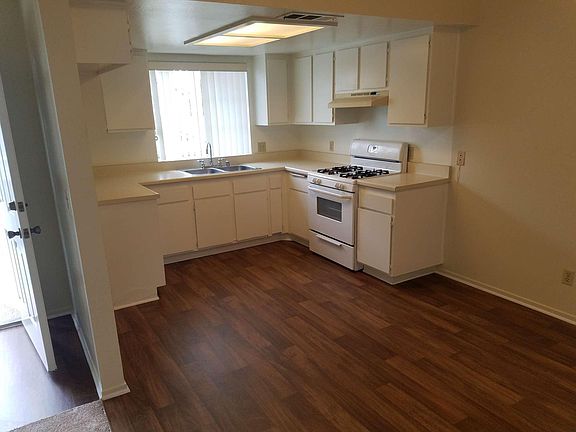 4th image of 11325 Laurel Ave APT 7