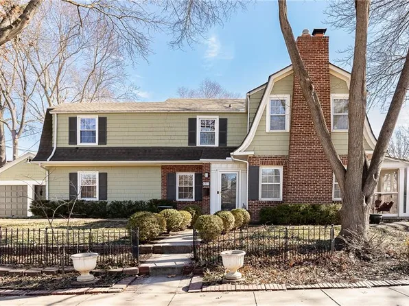 6727 Brookside Rd, Kansas City, MO 64113