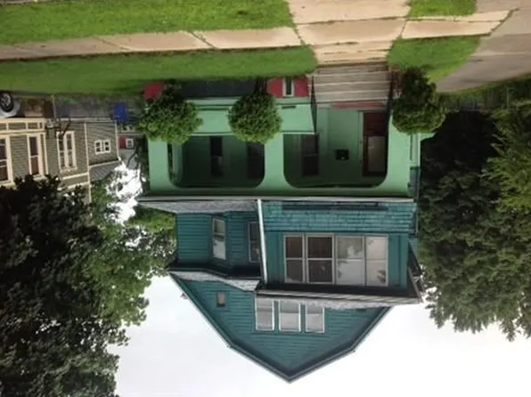 83 Buckingham St, Springfield, MA 01109