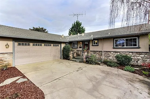 812 Coakley Dr — Photo 20