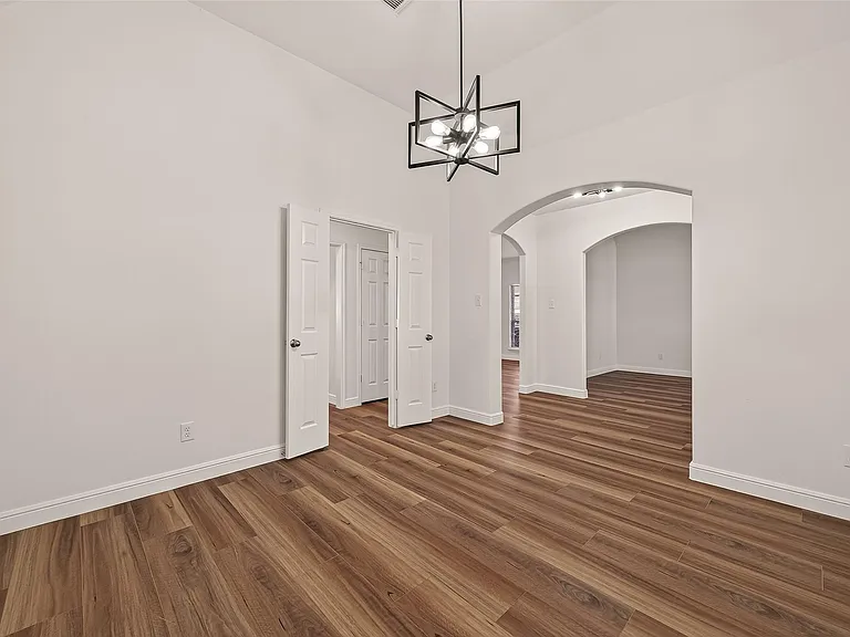 2834 Martina Dr — Photo 8