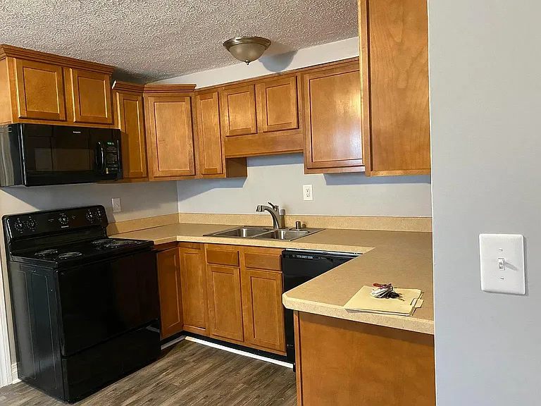 5312 Devers Ave — Photo 5