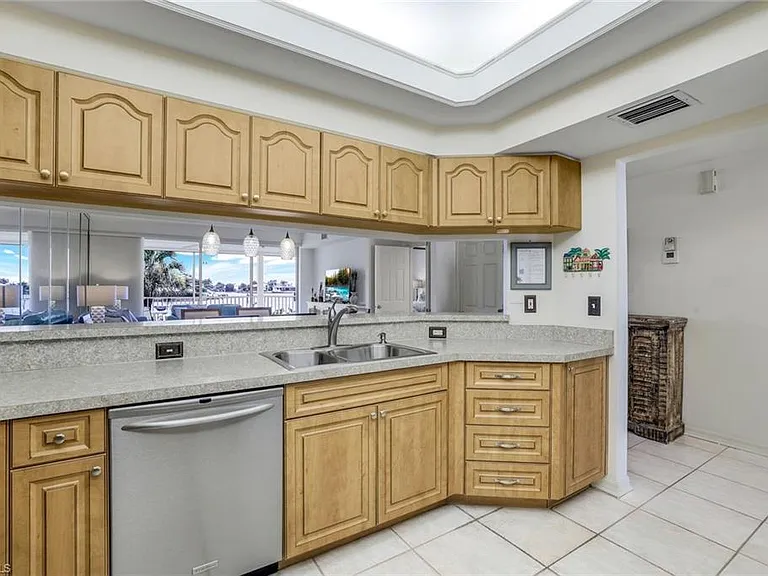 9380 Gulf Shore Dr #102 — Photo 7