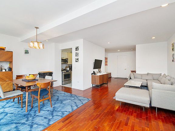 3rd image of 201 E 80th St APT 9D