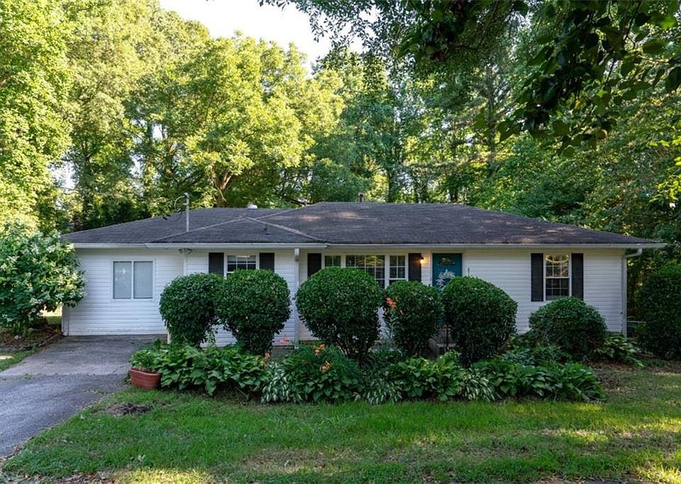 1st image of 5077 Redan Rd