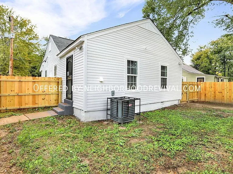 1685 S Goodlett St — Photo 21