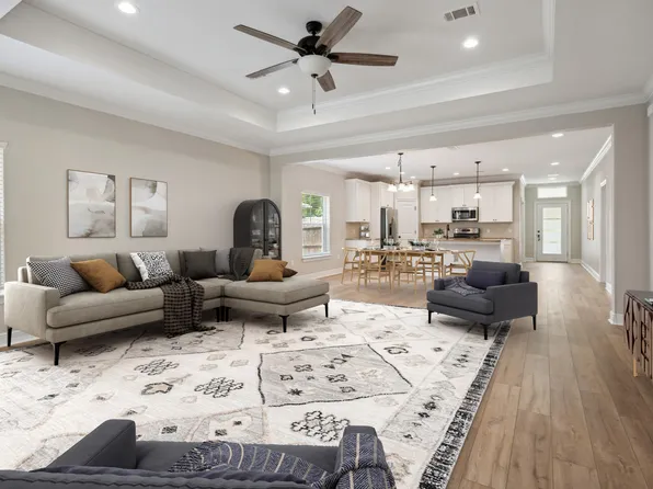 1567 Hickory St, Niceville, FL 32578