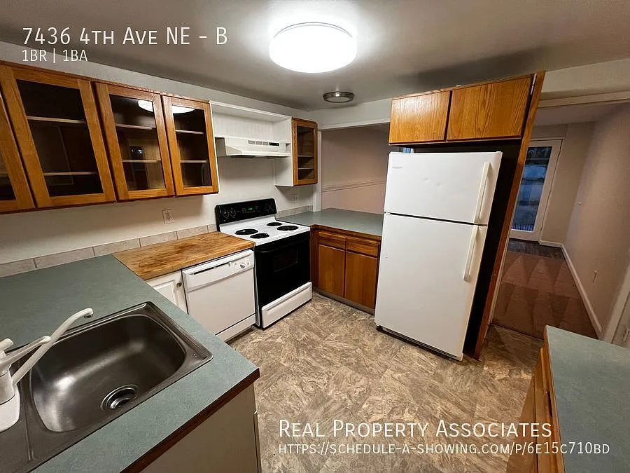 Affordable, pet friendly, 1 bed unit just blocks from Greenlake — Photo 1