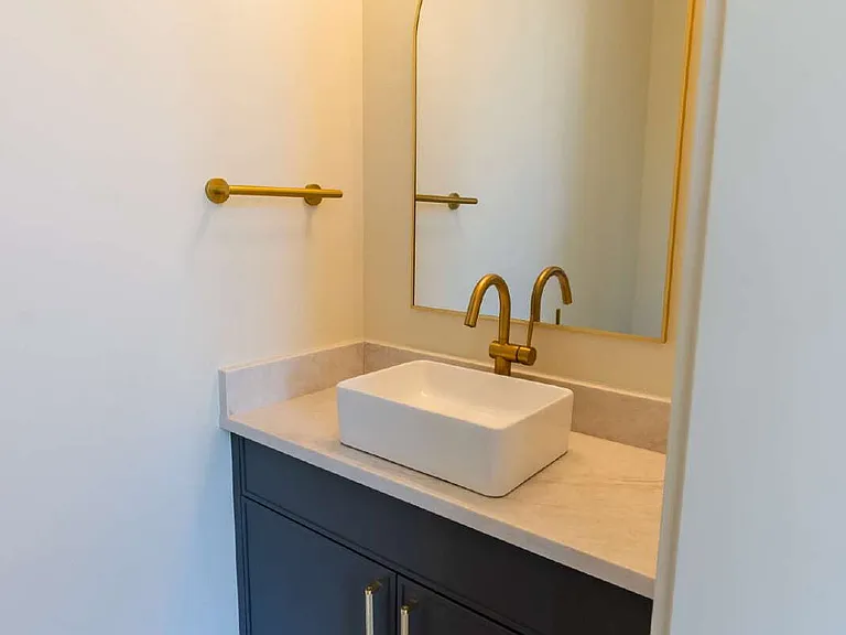 822 W 22nd Ave — Photo 14