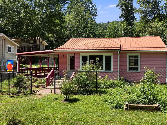 2nd image of 513 Hiawassee Ave
