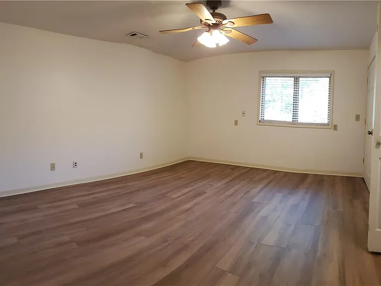 3662 Rock Springs Dr SW — Photo 10