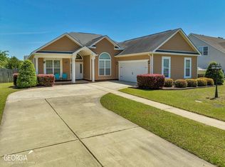 106 Meyers Lake Dr, Warner Robins, GA 31088