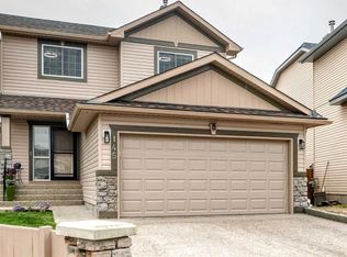 145 Panamount Pl NW, Calgary, AB T3K 5Y5
