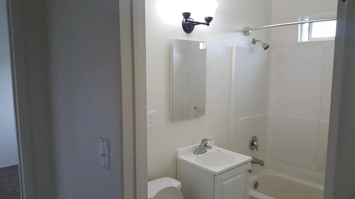2 bed, $1,695 — Photo 3