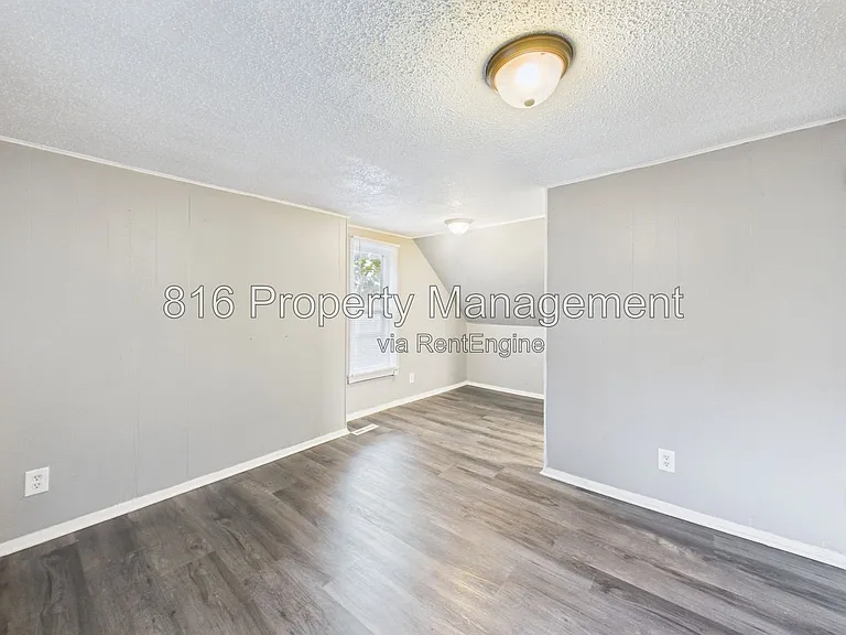 6808 S Benton Ave — Photo 22