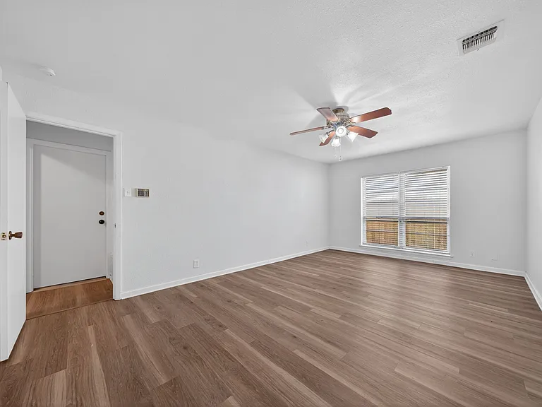 4659 Wetz Dr — Photo 14