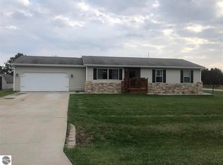 1089 Isabella Vista Dr, Lake Isabella, MI