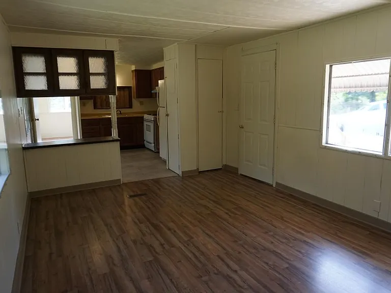 1101 Rolling Hills Rd — Photo 4
