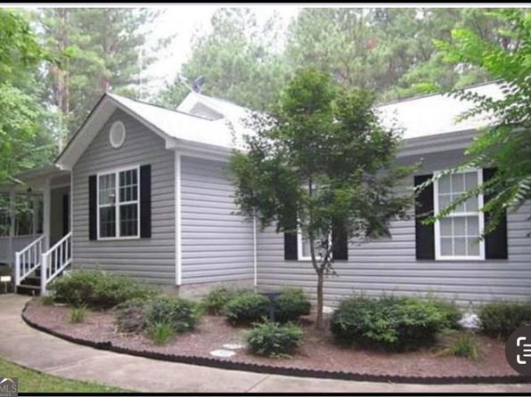 499 Pinewood Dr, Gay, GA 30218