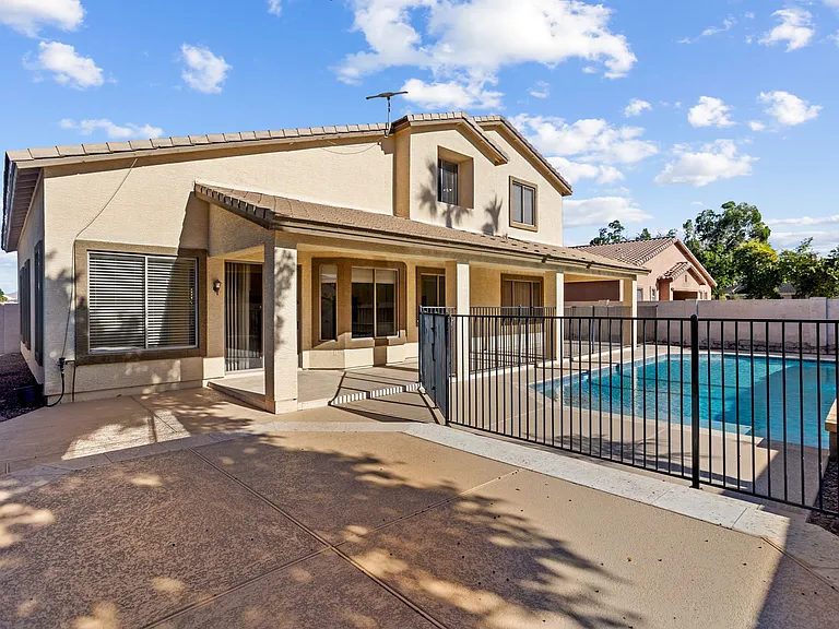 1247 E Kenwood St — Photo 30