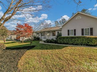 2 Warbler Dr, Fletcher, NC 28732