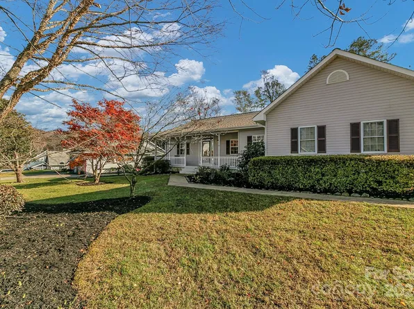 2 Warbler Dr, Fletcher, NC 28732