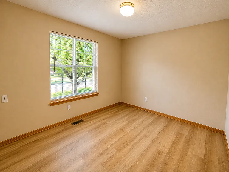 3919 S Dearborn St — Photo 11