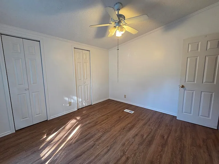 1723 Scott Rd — Photo 15