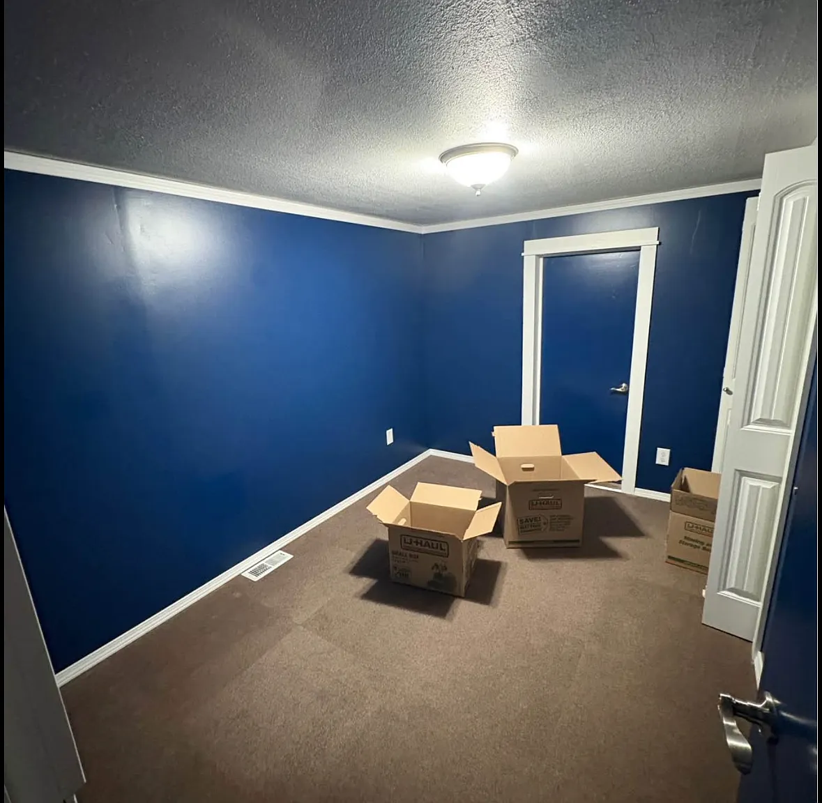 5 bed, 3819 sqft, $500 — Photo 1