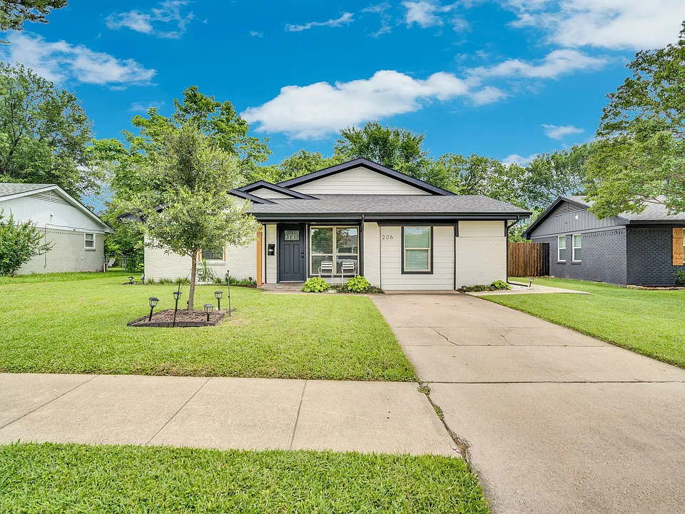206 E Chico Dr