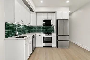 164 Clifton Place, #2