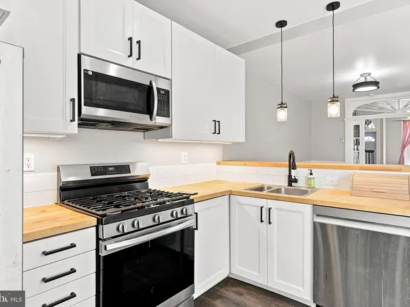 1516 S 15th St, Philadelphia, PA 19146