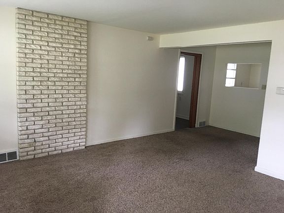 5th image of 133 Tilton Park Dr