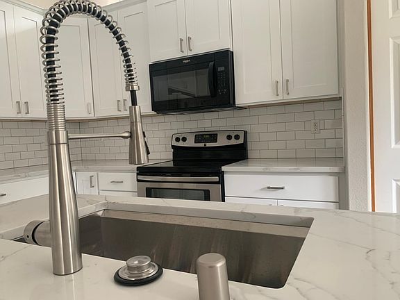 4th image of 2324 SE 175th Ave