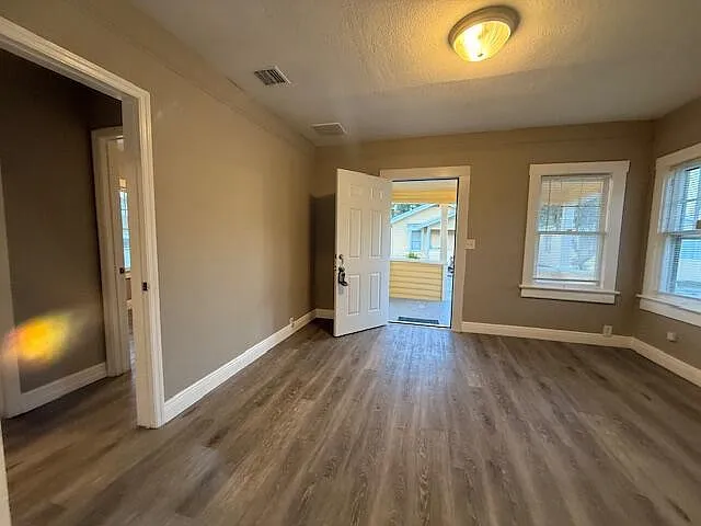 400 Metcalf Ct #418 — Photo 3