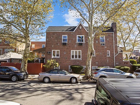 3rd image of 1801 Avenue W