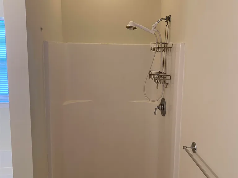 211 Royal Palms Ave — Photo 12