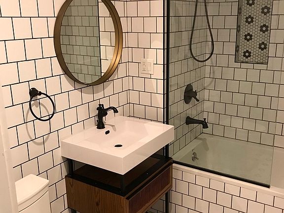 5th image of 233 Kent Ave #508