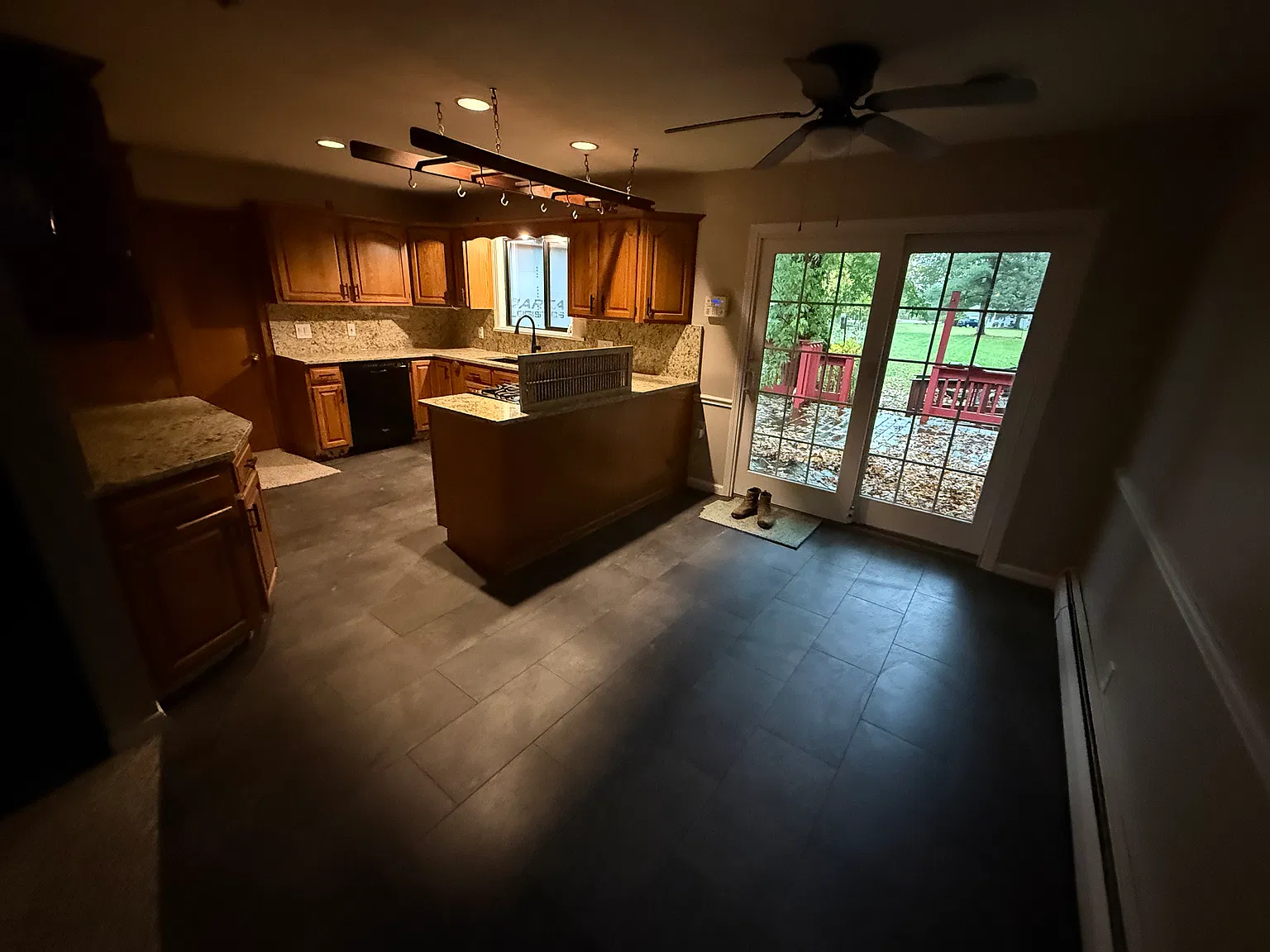 4 bed, 1688 sqft, $2,550 — Photo 4