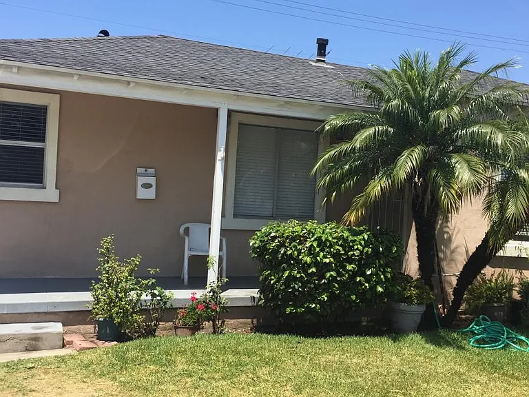 11827 Garfield Ave — Photo 1