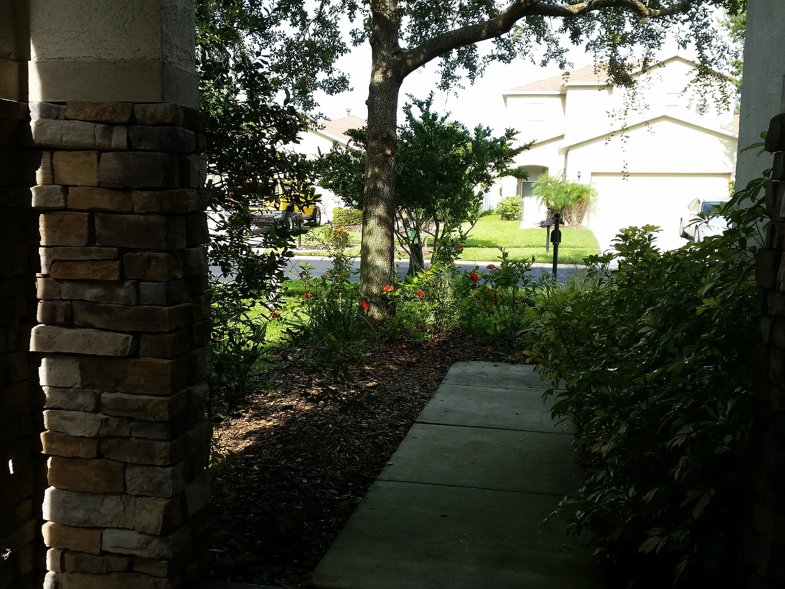 3 bed, 2.5 bath, 2100 sqft, $2,500 — Photo 3