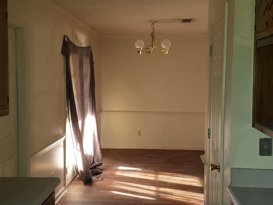 2nd image of 1810 Dunning Ln