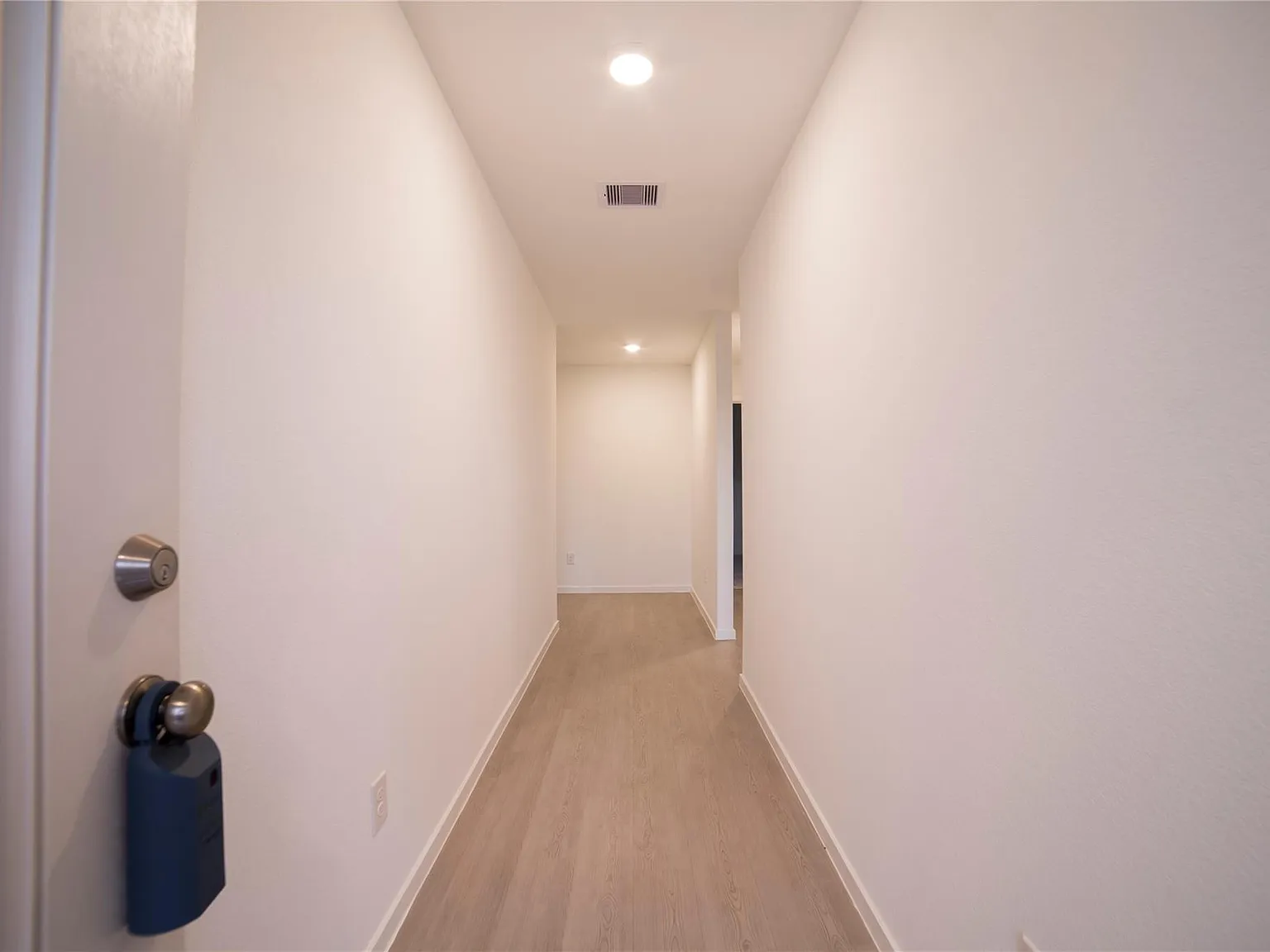 3 bed, 2.0 bath, 1515 sqft, $2,200 — Photo 3
