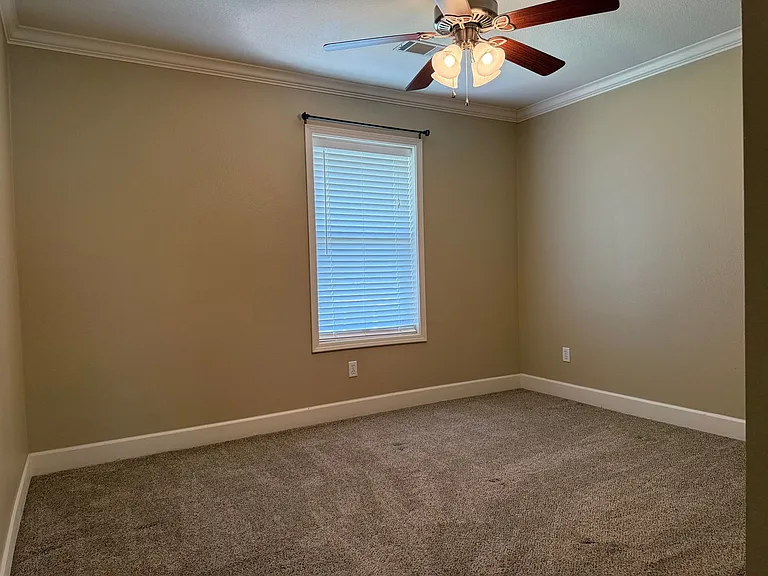 34 Lakeview Ln — Photo 10