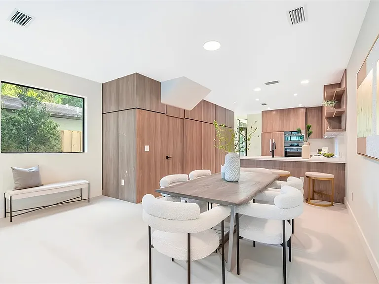 3073 Hibiscus St — Photo 6