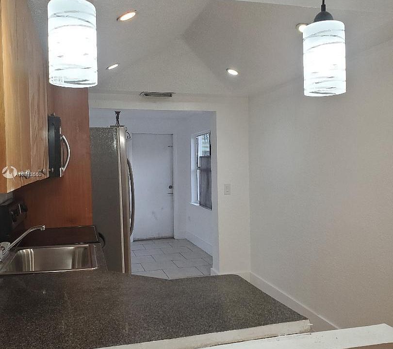 1st image of 333 NW 48th Ct #B