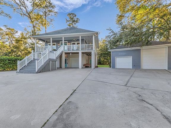 2nd image of 1039 Shell Point Cove Rd NE