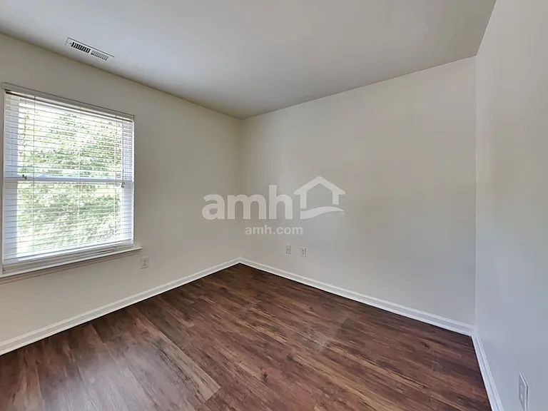 4401 Cobble Creek Ln — Photo 16